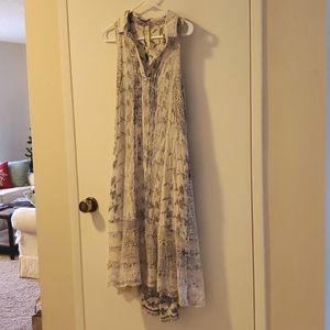Long summer dress with collar and tank sleeves. Great condition.